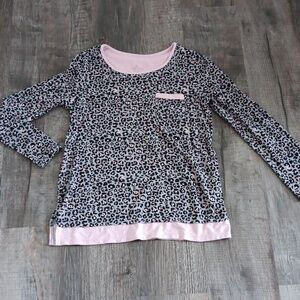 Ladies pink leopard top